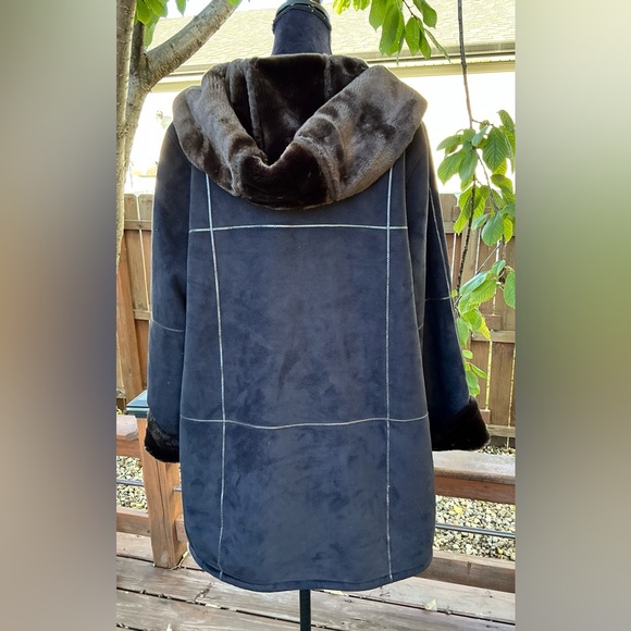 Women’s warm GALLERY faux fur coat ☃️☃️WASHABLE! - Picture 5 of 11